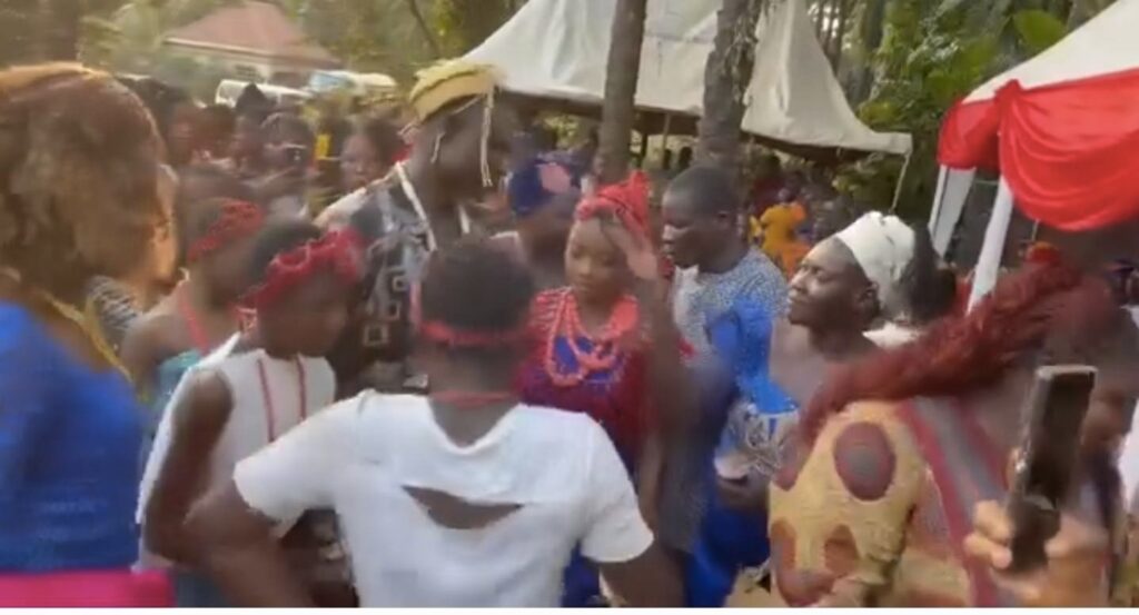 ab2b7eb8 a23f 4b5f 9a27 d0bb1feede5c